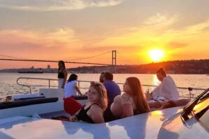 sunset-yacht-tour-in -ıstanbul